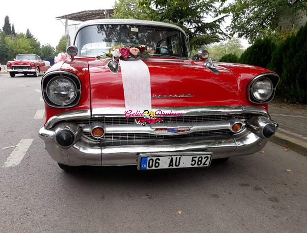 1957 chebrolet belair kirmiz / beyaz